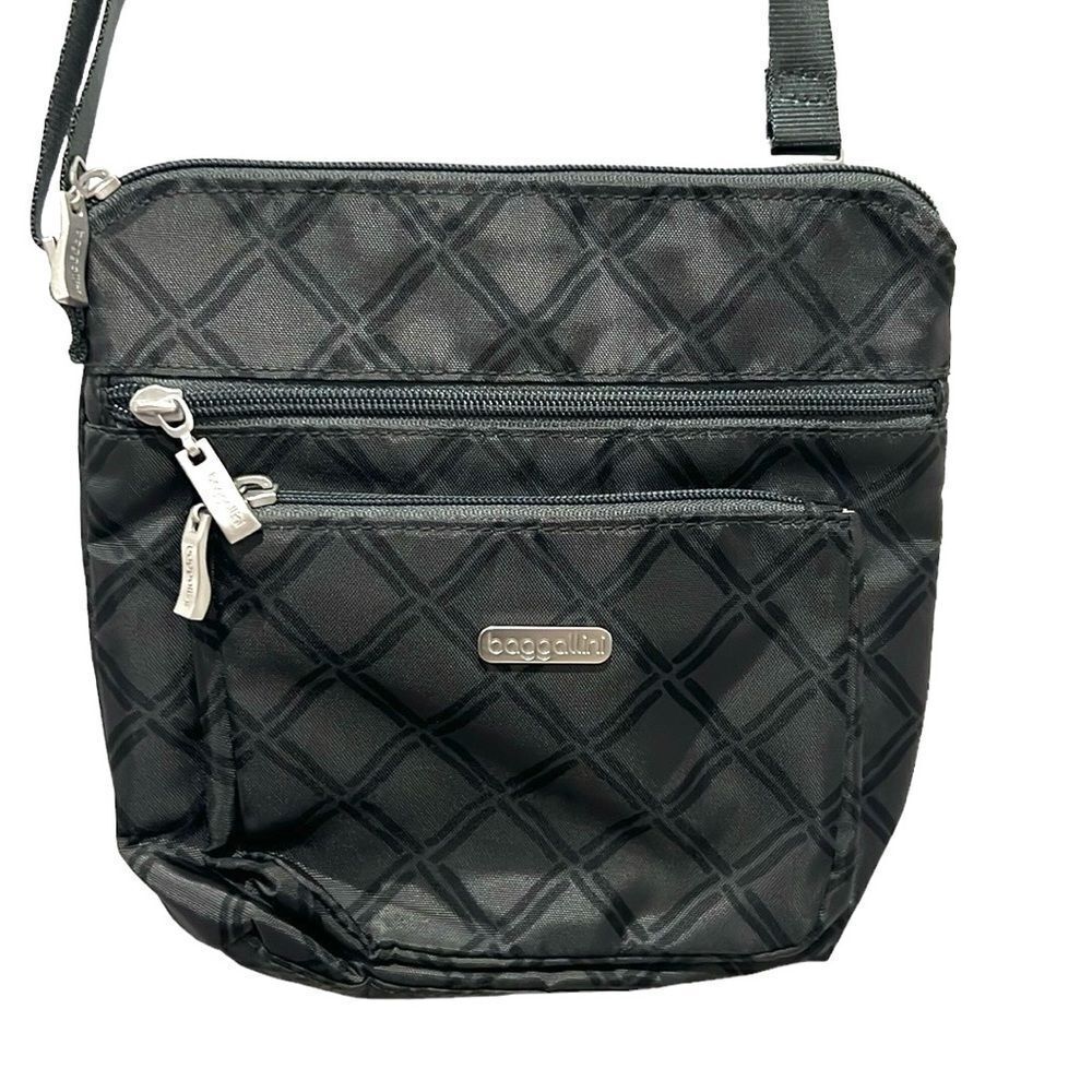 Baggallini gray and black crossbody bag with adjustable straps - Picture 1 of 7
